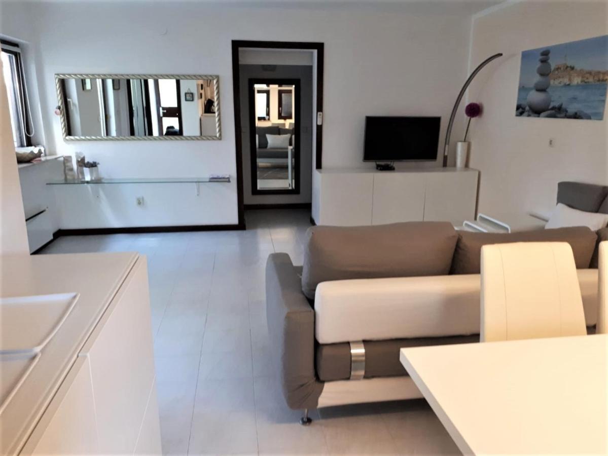 Apartmen Relax 200 M T Beach Leilighet Rovinj Eksteriør bilde